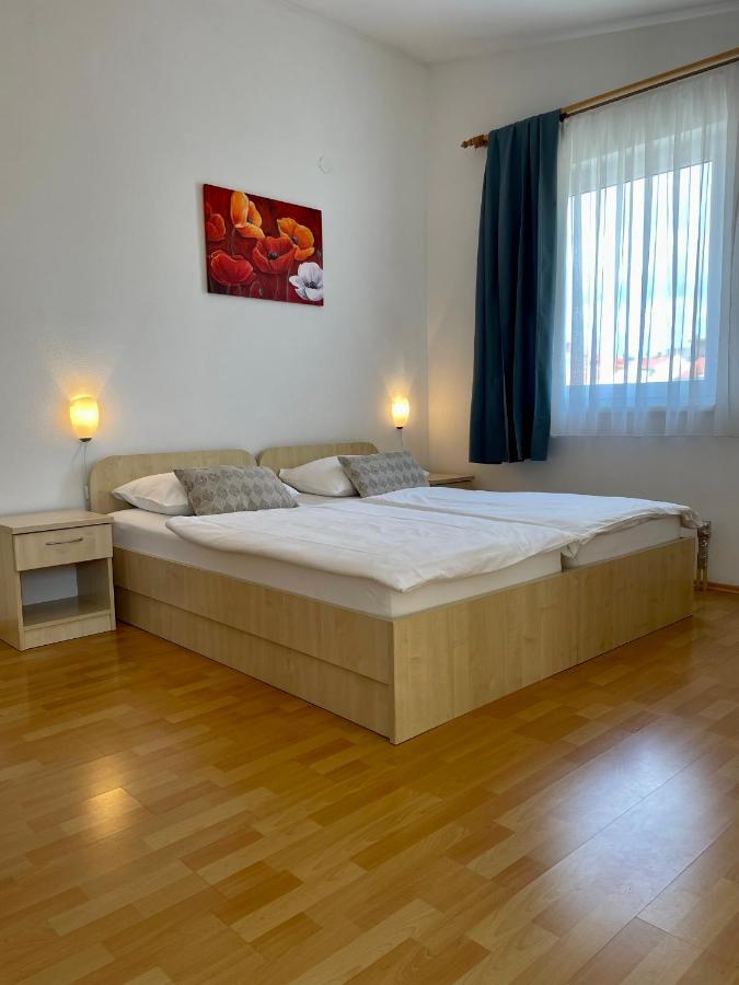 Rooms And Apartments Ana Zadar Exterior foto
