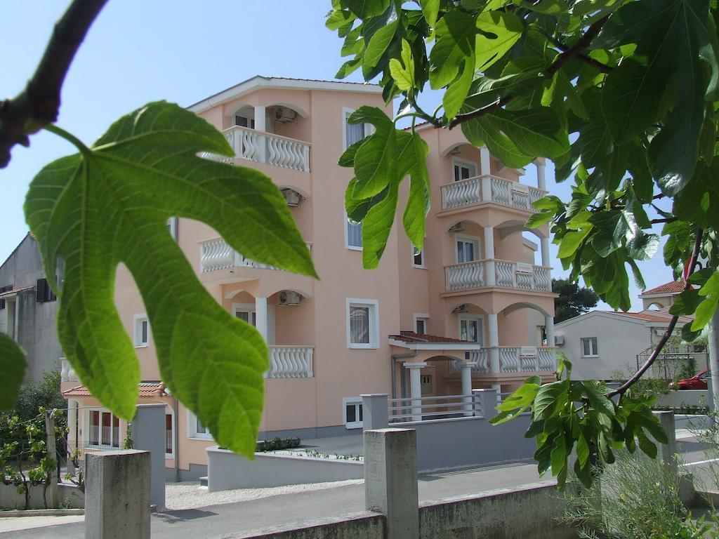 Rooms And Apartments Ana Zadar Exterior foto