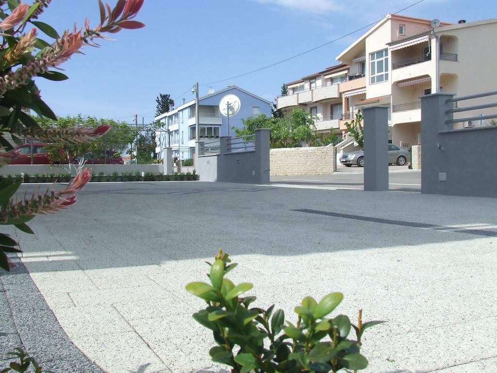 Rooms And Apartments Ana Zadar Exterior foto
